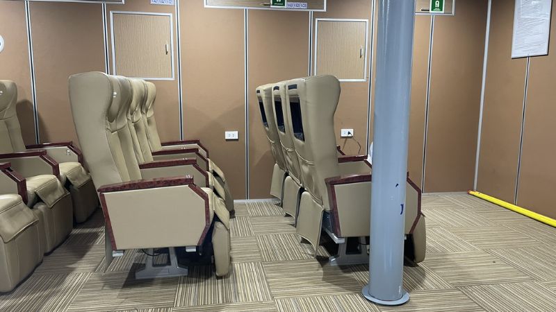 Ghế VIP trên tàu Thăng Long