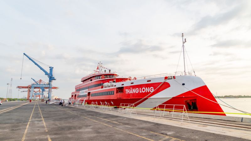 Tàu Thăng Long cập cảng Hiệp Phước 2024